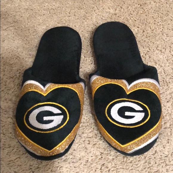Green Bay Packers slippers - Picture 1 of 2